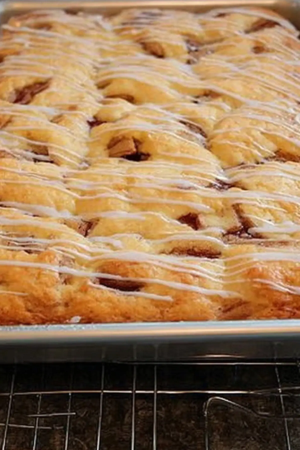 Apple Cinnamon Sheet Cake