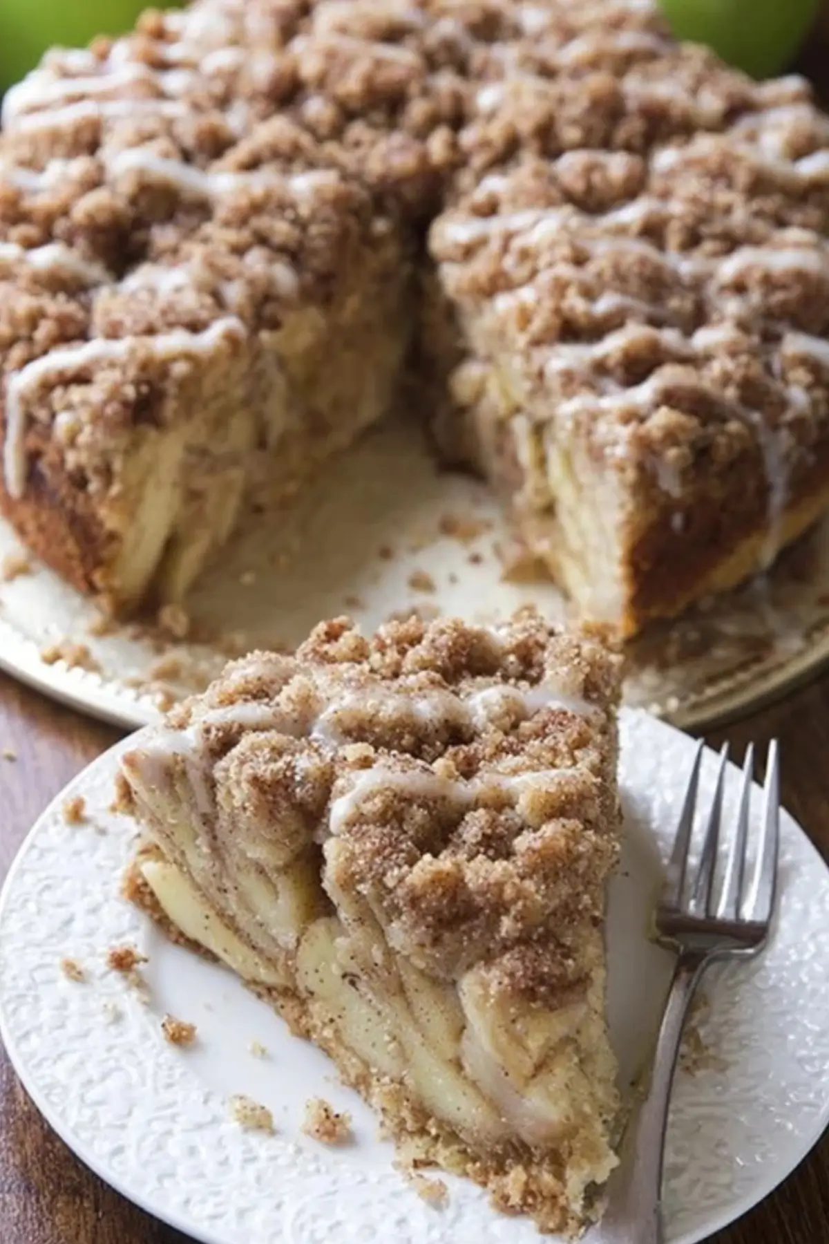 Cinnamon Apple Crumb Cake