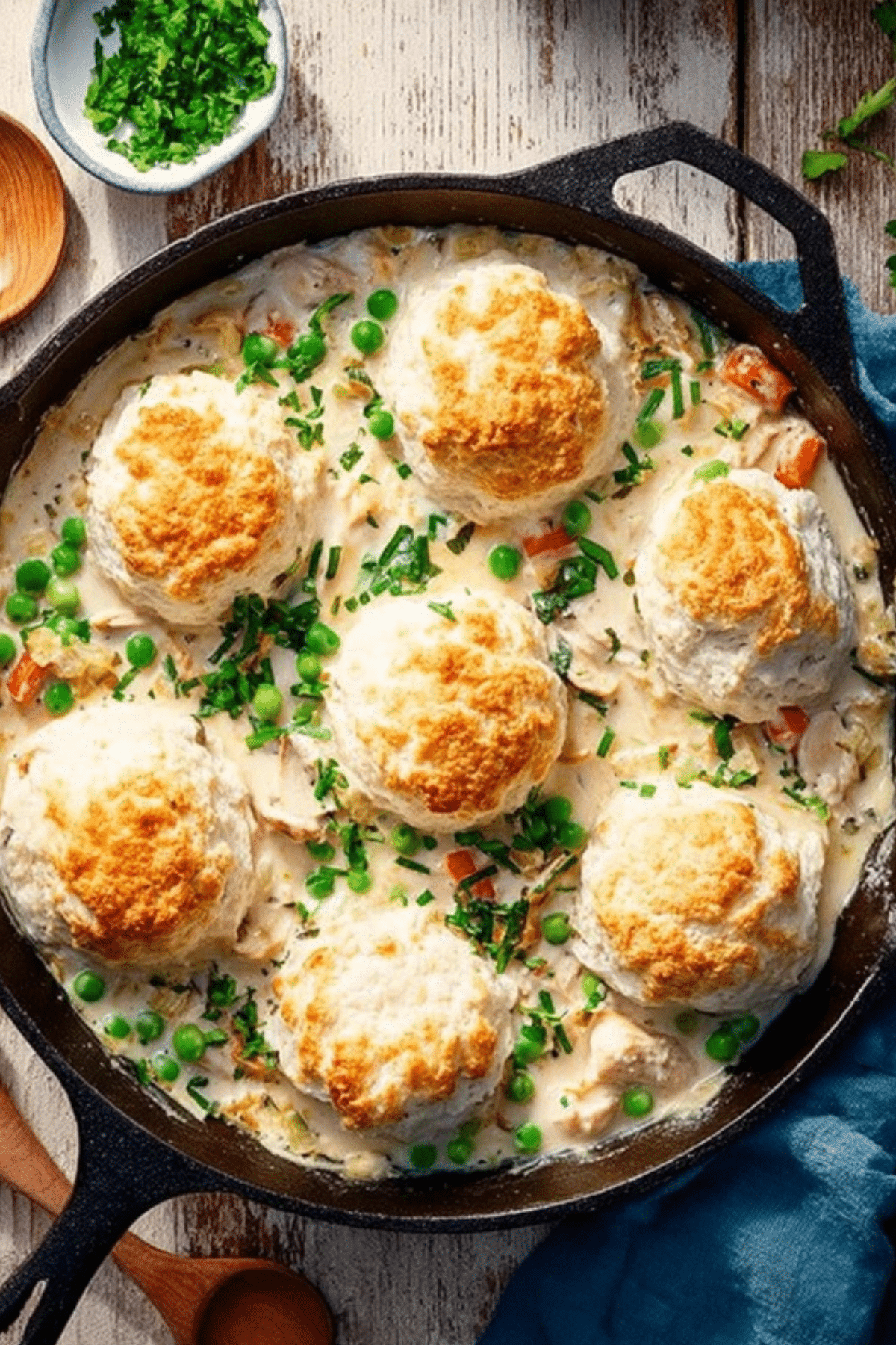 Country Chicken and Biscuits Recipe - 1 Easy Comfort Food - Sabores Recetas