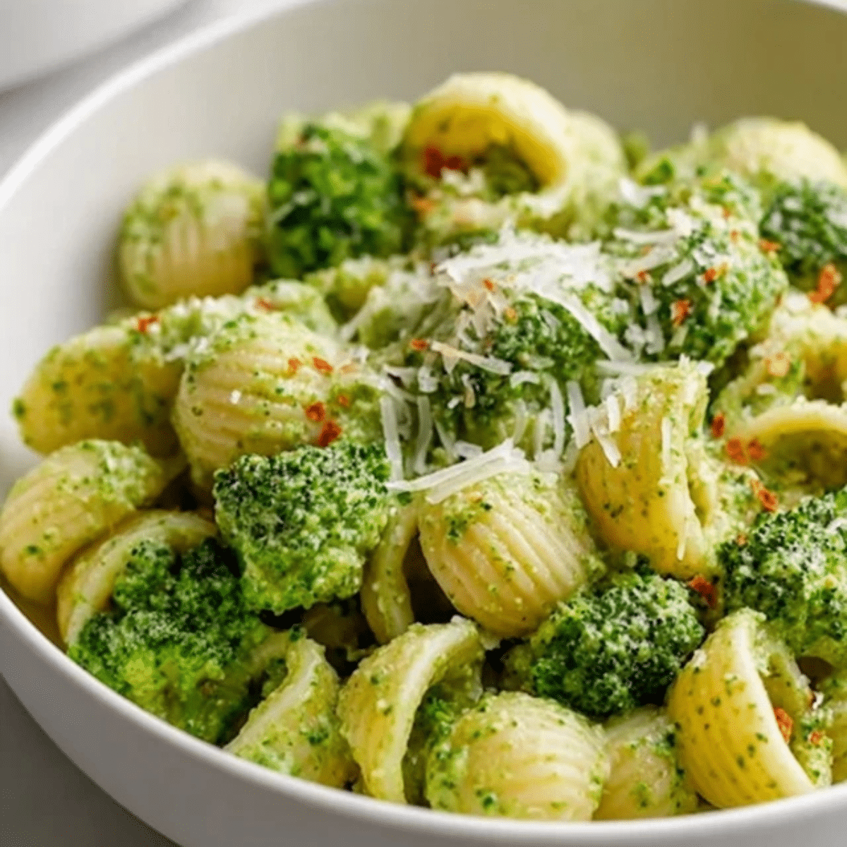 Healthy Broccoli Pasta
